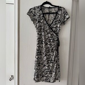 City Triangles Black and White Leaf Print Midi Dress